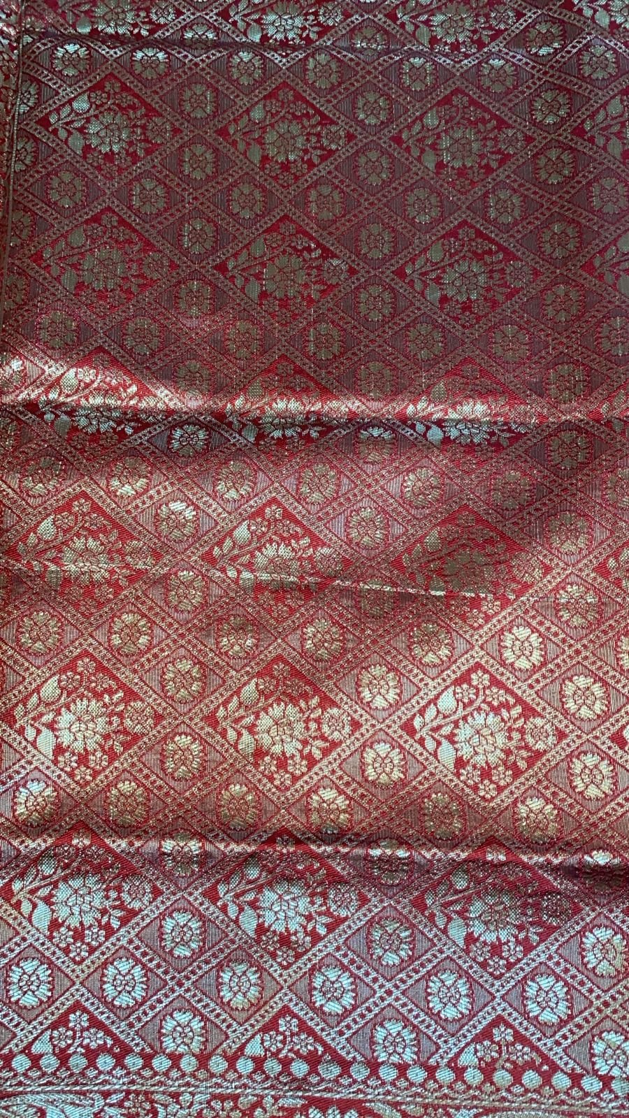 Maroon Red Golden Zari Diamond and Floral Design Saree with Teal Pallu – VIANGA